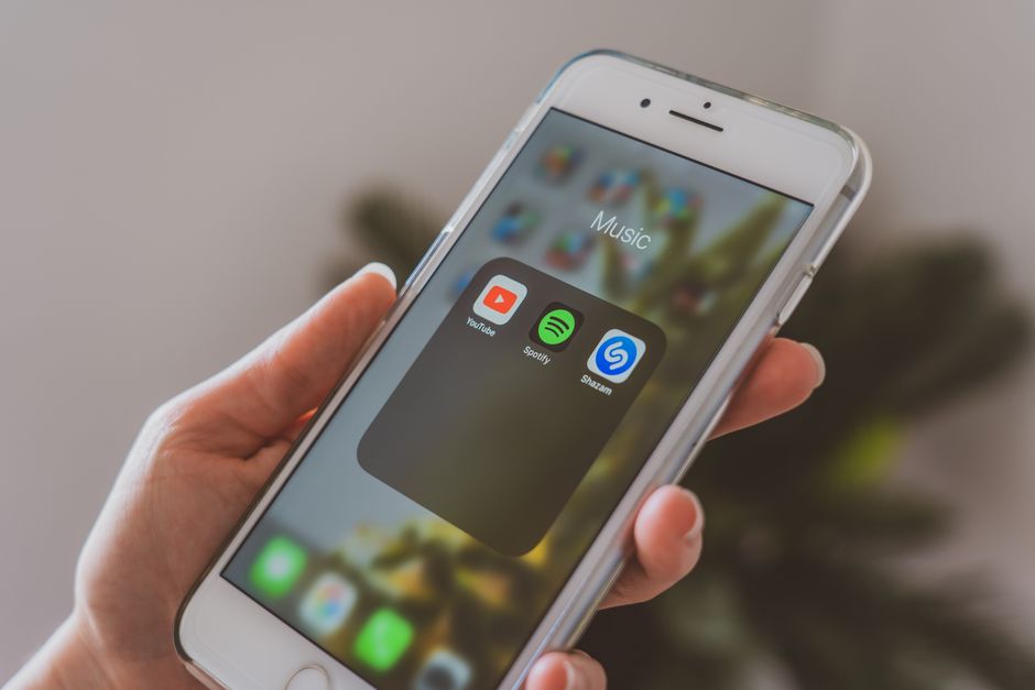 Apple and Spotify both bet on conversational AI this week