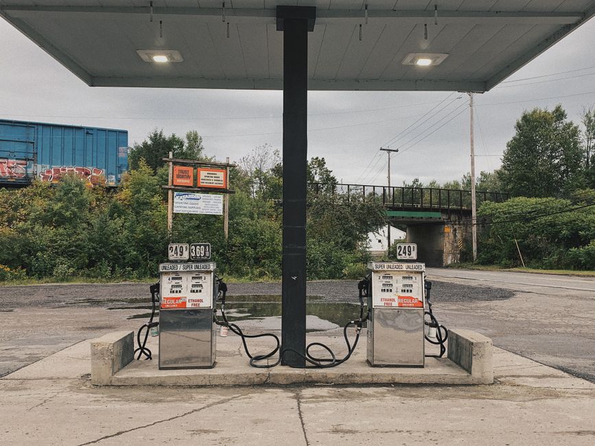 Kevin Hassett Sees Inflation Falling on Cheaper Gasoline