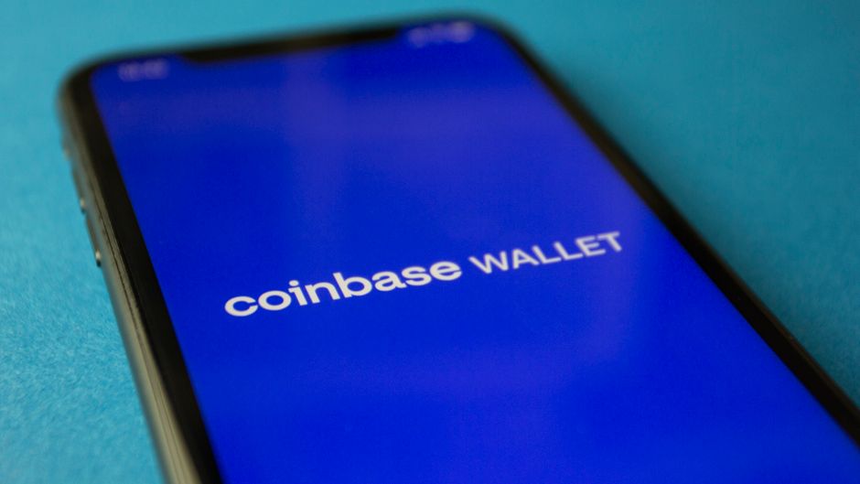 Coinbase and Bitget Break Ground as First Crypto Sponsors at Esports World Cup 2026