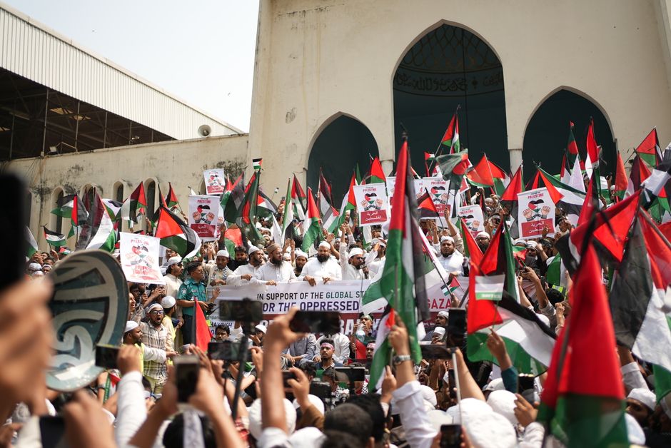 Israeli Airstrike on Gaza Foundry Kills Four, Fuelling Instability and Market Shifts